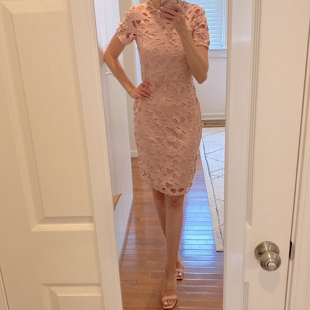 Dorothy Perkins midi cocktail dress. Lace flowery pattern pink dress.
